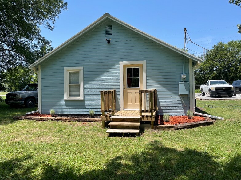Building Photo - 442 N 1st St