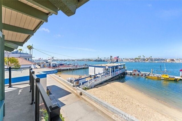 Building Photo - 404 S Bay Front