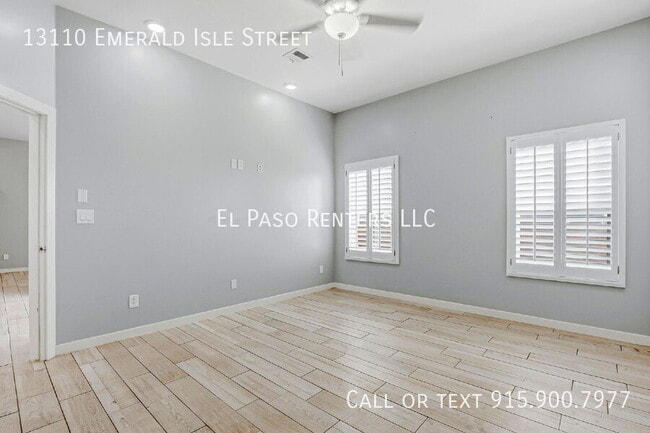 Building Photo - 13110 Emerald Isle St