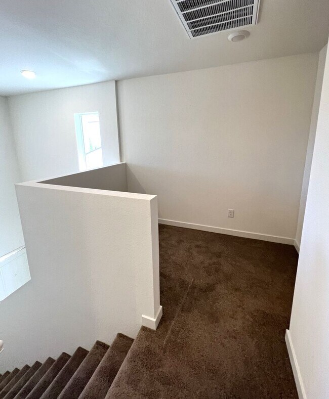 Building Photo - 443 Antares St