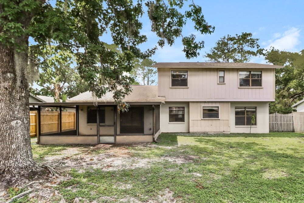 Building Photo - 15715 Country Lake Dr