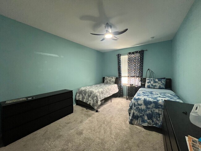 Building Photo - Updated 4 Bedroom, 3 1/2-bathroom home