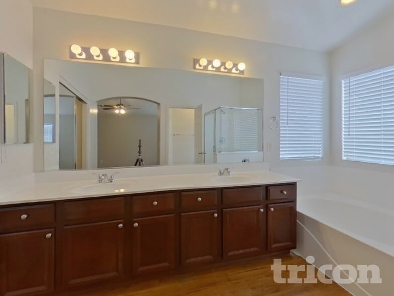 Building Photo - 35002 N Bandolier Dr