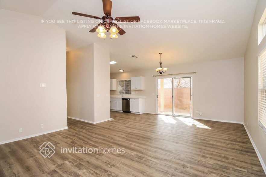 Building Photo - 3316 N St Elias