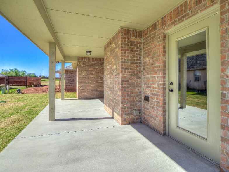Building Photo - 16716 Doyle Dr