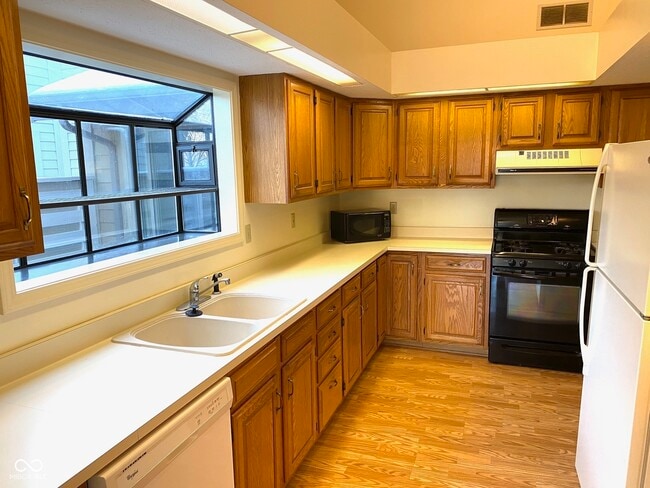 Building Photo - 4462 Carya Square
