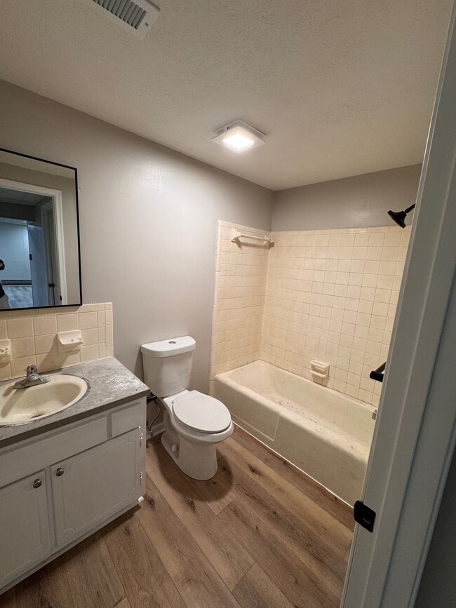 Building Photo - 179 Holmes Cir