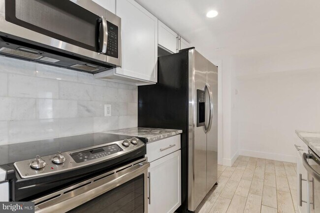 Building Photo - 3325 11th St NW