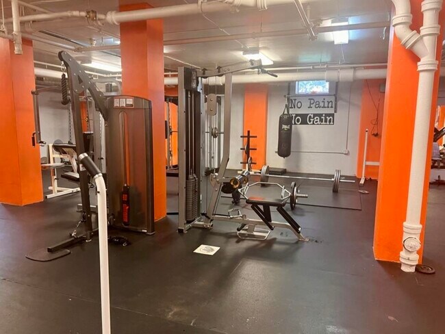 Building Photo - 201 St Pauls Ave