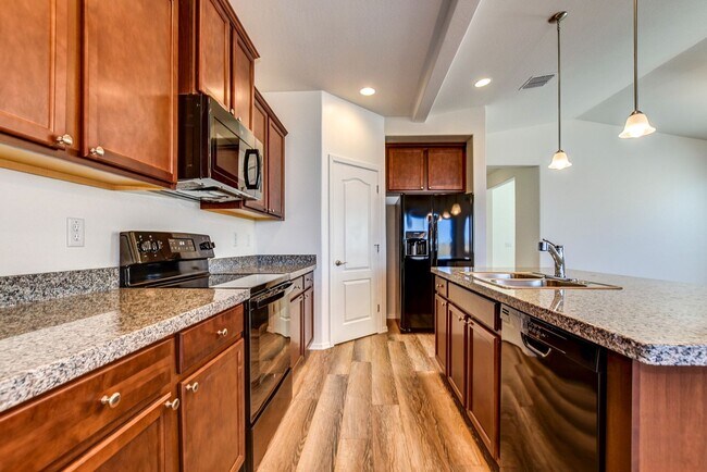 Building Photo - Beautiful home in Saddlewood