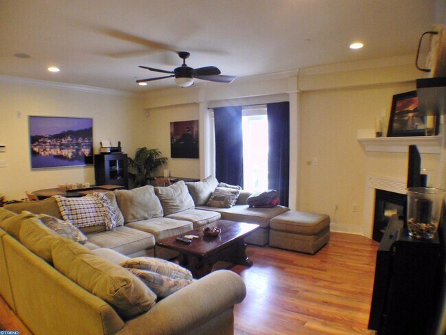 Building Photo - Beautiful 2 Bedroom Available in Manayunk