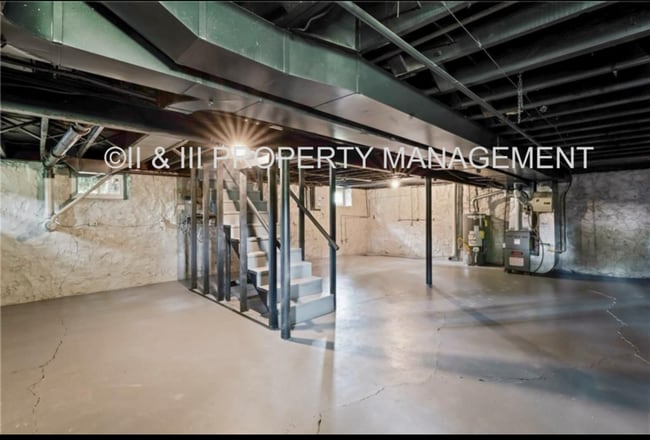 Building Photo - 8022 W 61st St