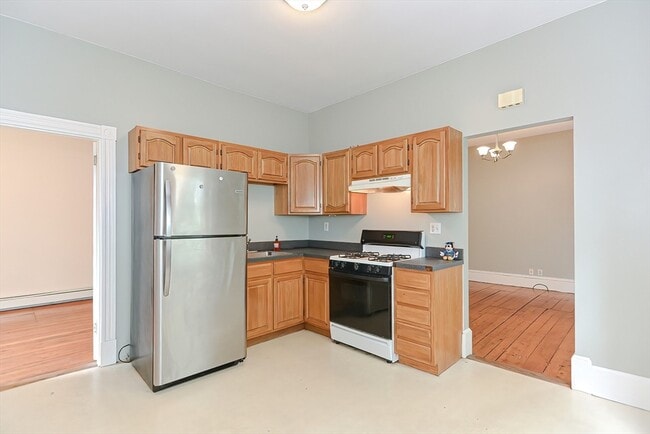 Primary Photo - 108 Beacon St