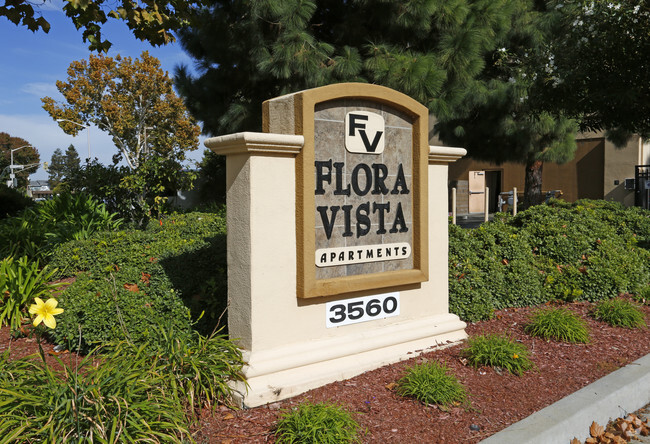 Building Photo - Flora Vista Apartments