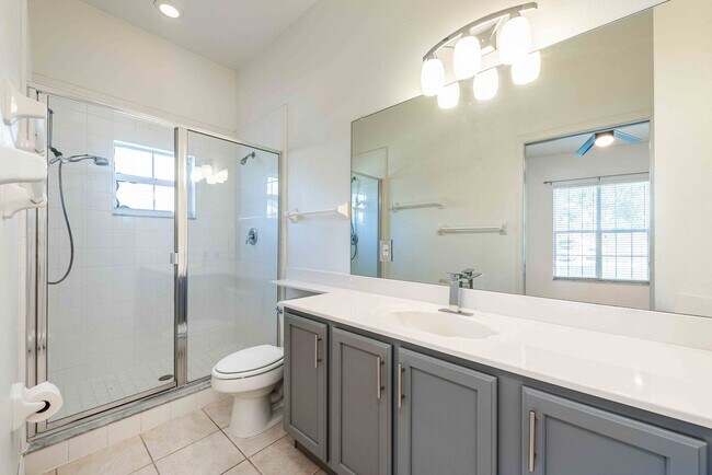 Building Photo - St. Cloud 4 Bedroom, 4 Bathroom Pool Home with Lake View