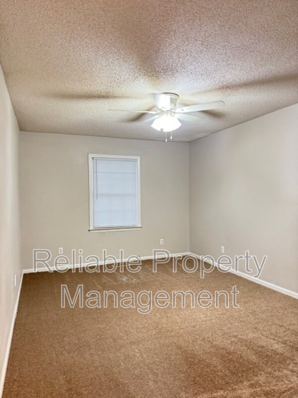 Building Photo - 61 S Sussex Dr