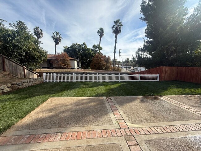 Building Photo - Nice Home For Rent