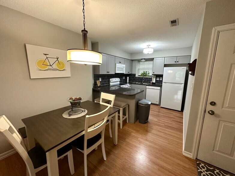 Building Photo - 2218 Canyonlands Dr