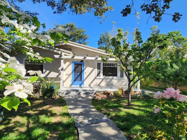 Primary Photo - Charming Single Family Home in Downtown Palo Alto Available Now!