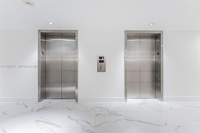 Building Photo - 1000 West Ave