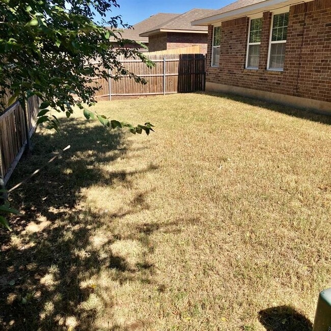 Building Photo - 233 Spring Creek Rd