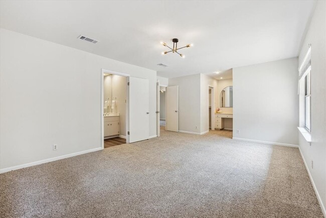 Building Photo - 3609 Peregrine Falcon Dr