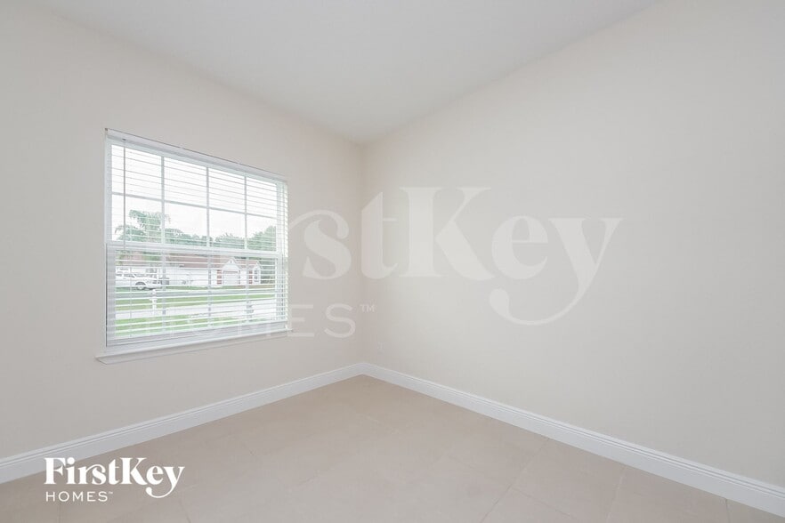 Building Photo - 510 Magpie Ln