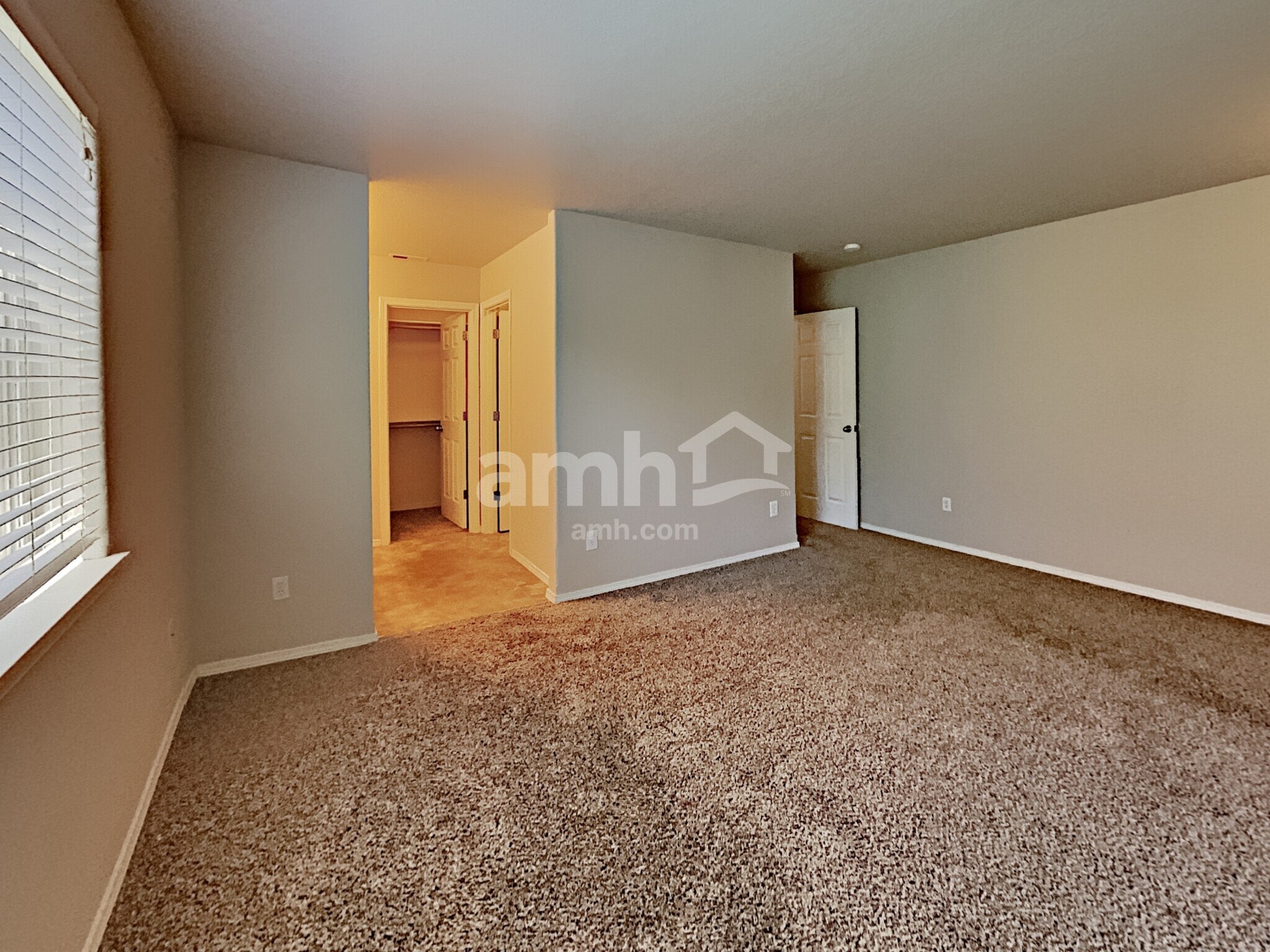 Building Photo - 38679 Dubarko Rd