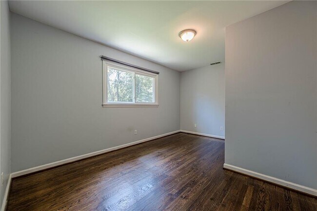 Building Photo - 385 Stonebridge Trail