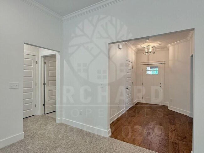 Building Photo - Single-Family Home- 2 Bed/ 2 Bath w/ Hobby...