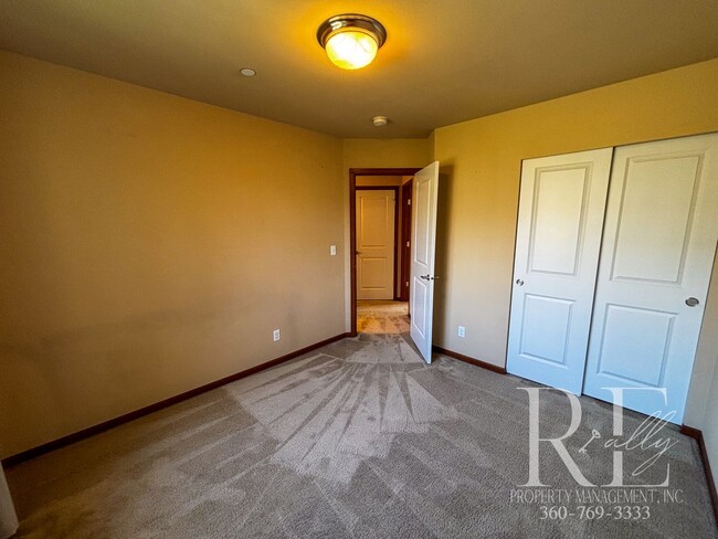 Building Photo - Spacious 3-Bedroom Home in Desirable Manet...
