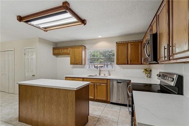 Building Photo - 1705 Kings Row