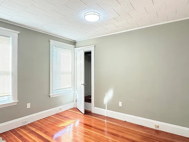 Bedroom1 - 21 High St