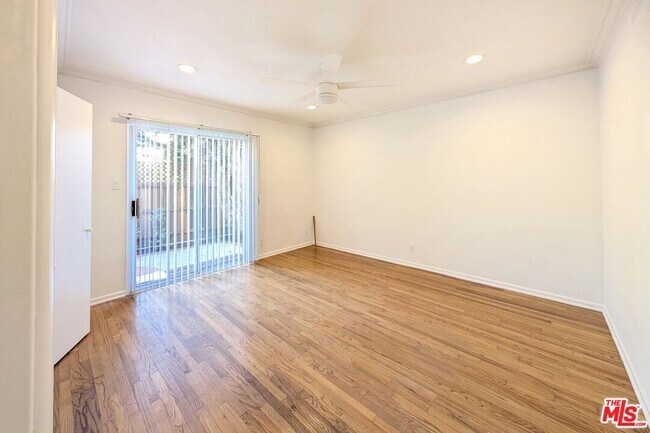 Building Photo - 224 Bicknell Ave