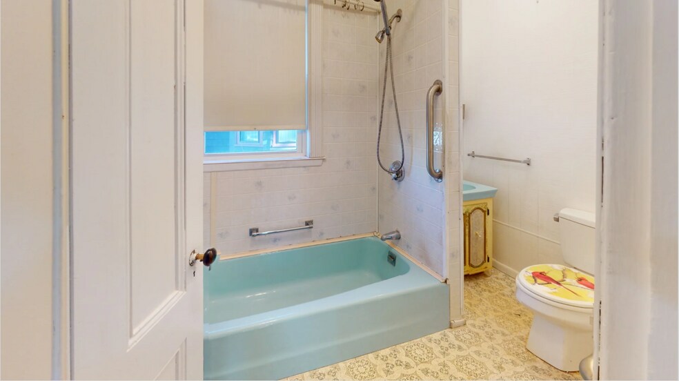 Building Photo - 5 Aldie St