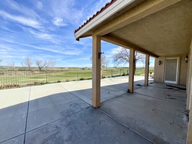 Building Photo - 20796 Village Pkwy