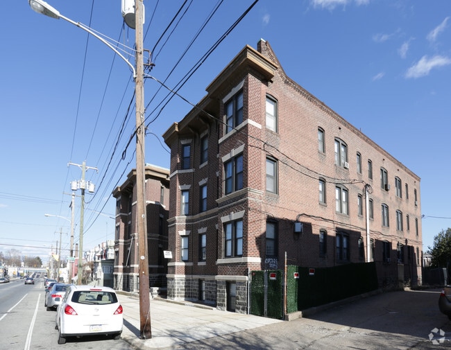 Building Photo - Walnut Court Apartments