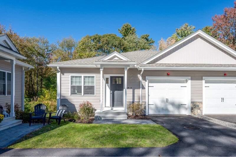 Building Photo - 404 Oxford St N