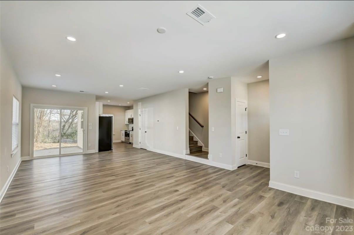 Building Photo - 39 Hawthorne St SW