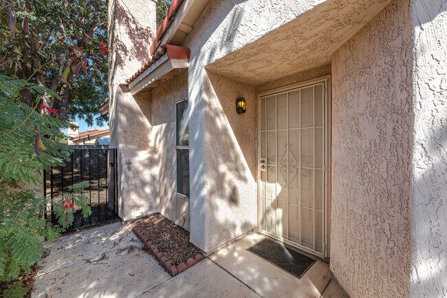 Building Photo - 5230 W Wood Owl Dr