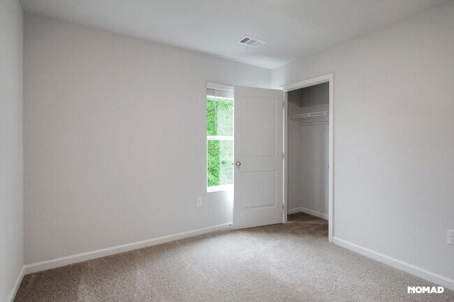 Building Photo - Charming 3BR Townhome in Buford
