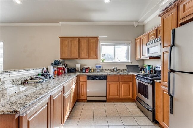 Building Photo - 3011 Speedway