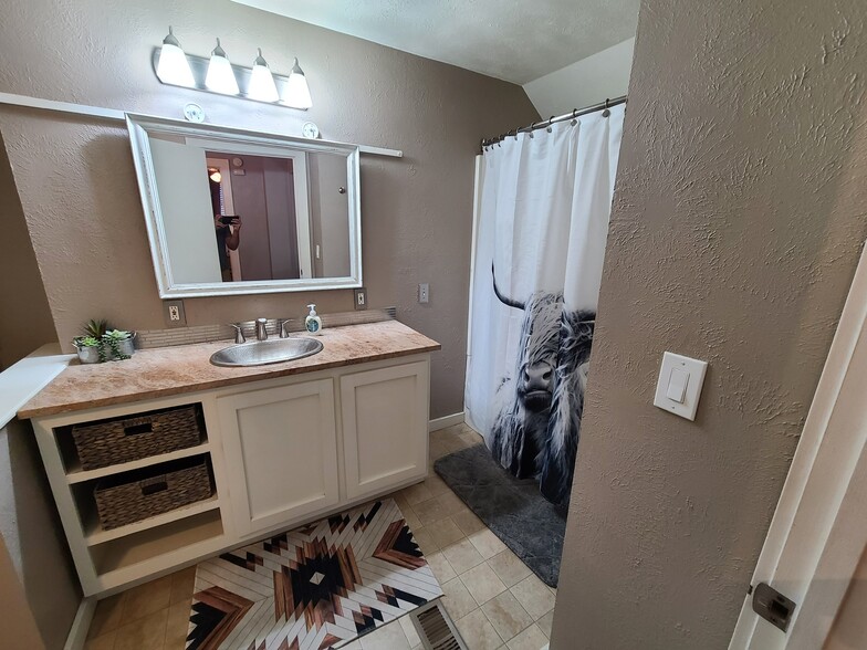 Building Photo - 396 8th Avenue East N