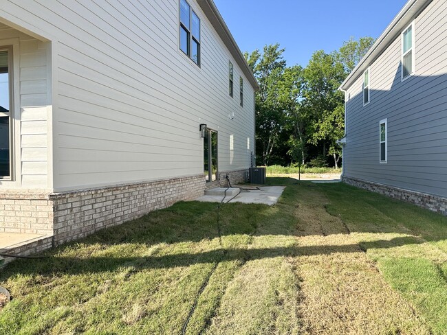 Building Photo - 4305 W Bronco Dr