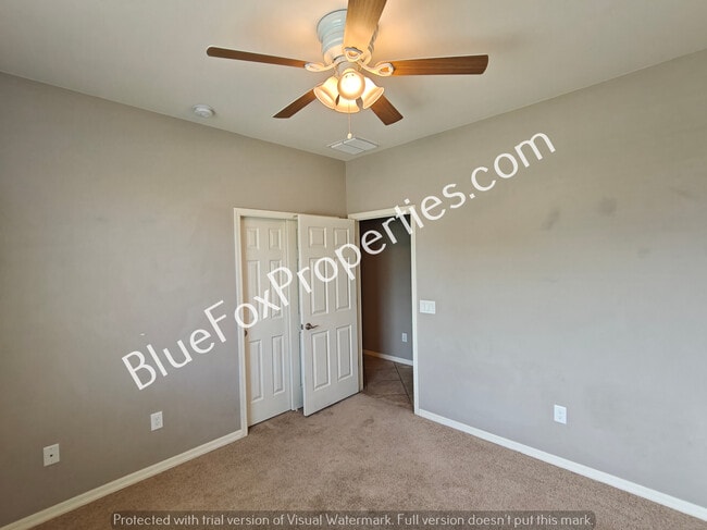 Building Photo - 12855 N Oak Creek Dr