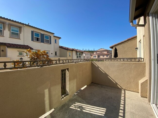 Building Photo - *Special*Stunning 3 Bedroom 3.5 Bathroom T...