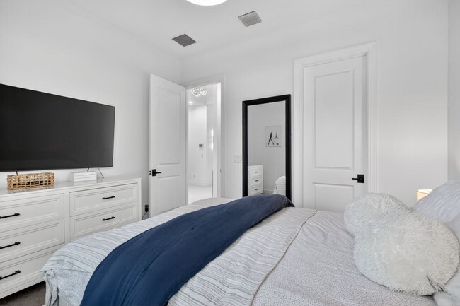 Building Photo - 10195 SW Latium Wy