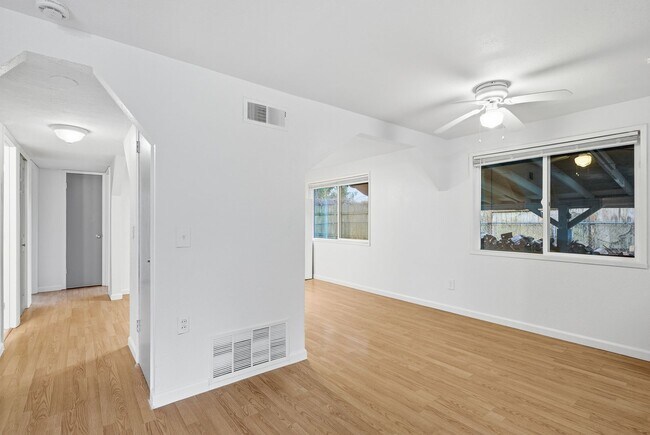 Building Photo - 3 BD | 2 BA Home with Great Backyard & Fireplace