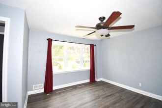 Building Photo - 1410 N Forest Park Ave