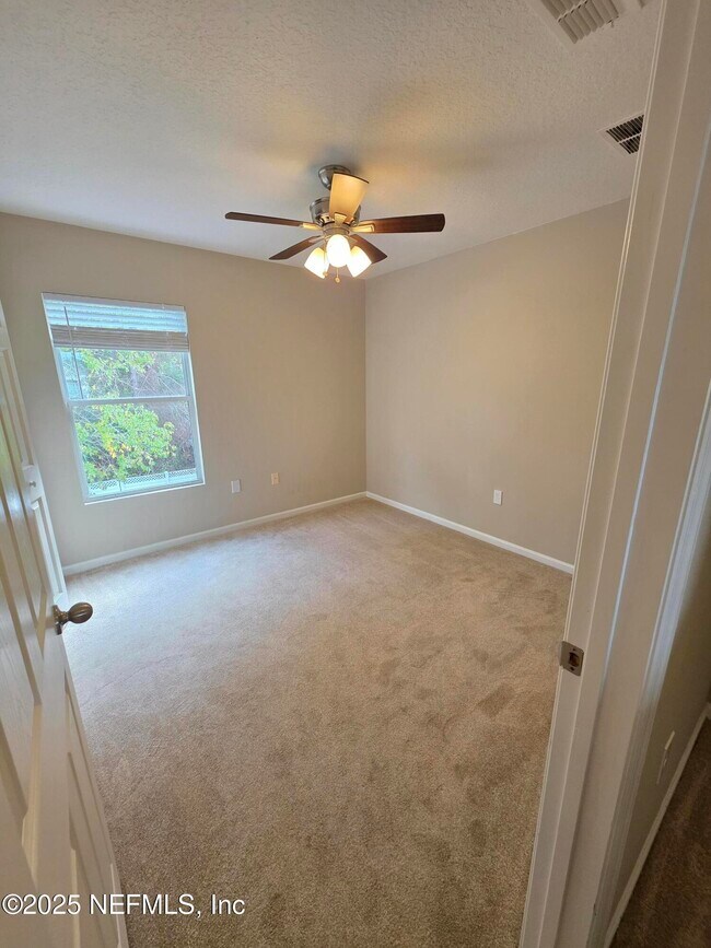 Building Photo - 440 S Aberdeenshire Dr